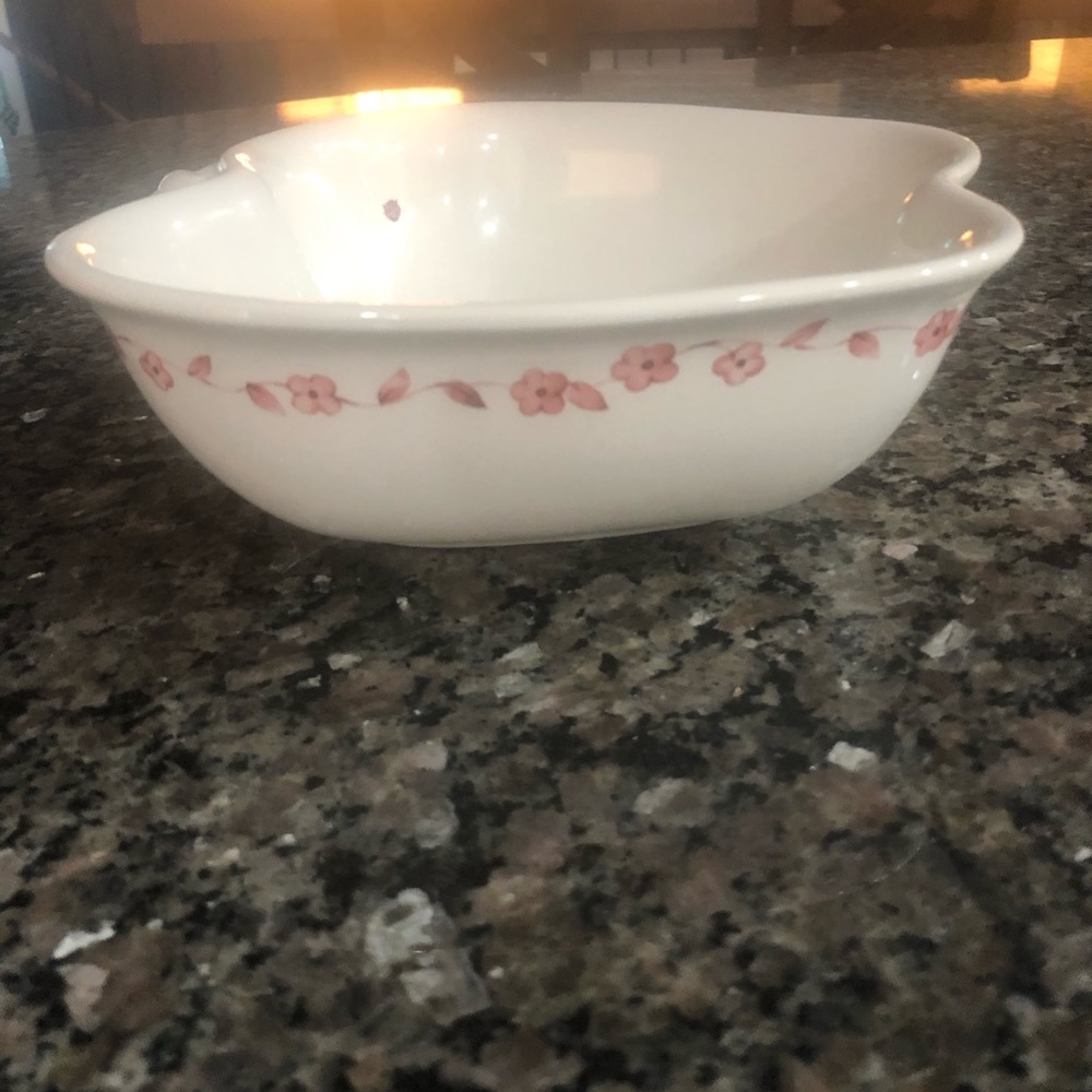 Pfaltzgraff Delicious apple shaped bowl - Picture 2 of 6